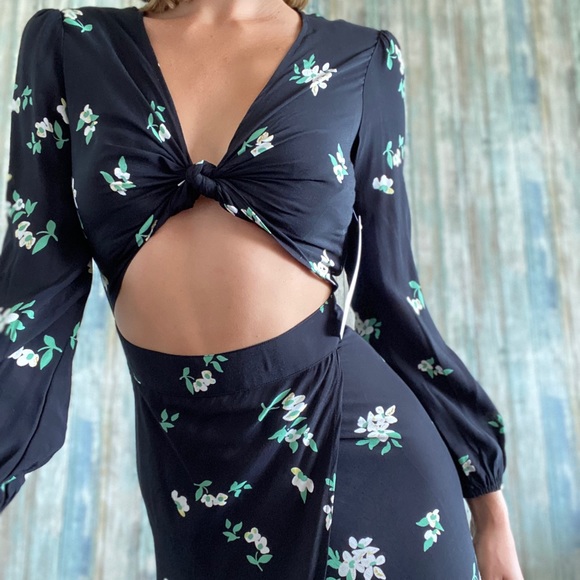 Planet Blue Dresses & Skirts - NWT Flynn Skye black floral long sleeve maxi dress